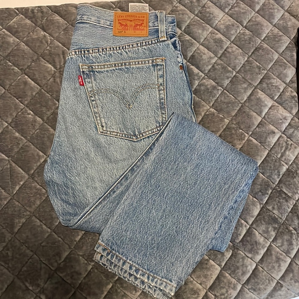 Levi’s for Women Medium Wash Distressed 501, Size 28 x 28